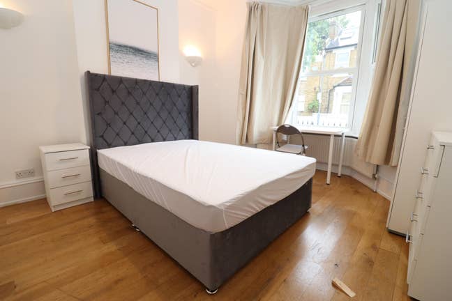 Hammersmith Rooms - 8 Min Walk from Station Main Photo