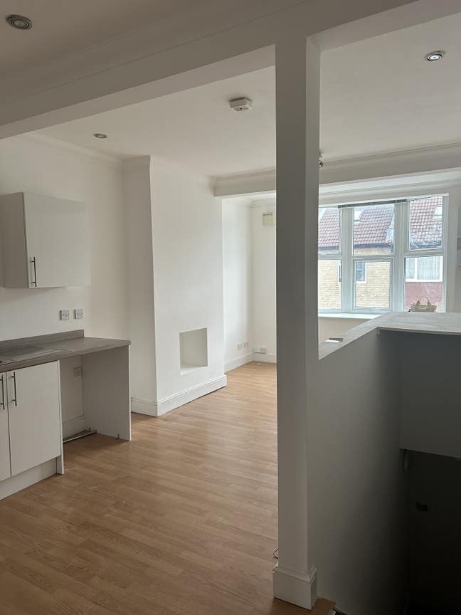 Well-Presented One-Bedroom Flat  Available Now Main Photo