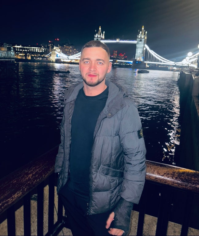 I’m an electrician looking to relocate from... Main Photo