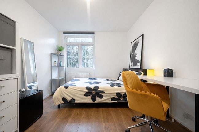 Lovely double room in the heart of Bow - Mile end  Main Photo