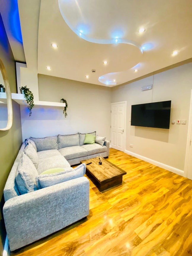 Double room, stylish 6 bed Rusholme Main Photo