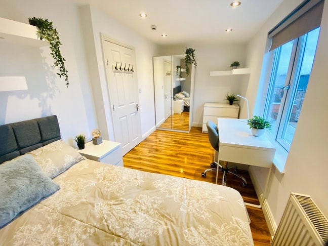 Double room, stylish 6 bed Rusholme Main Photo