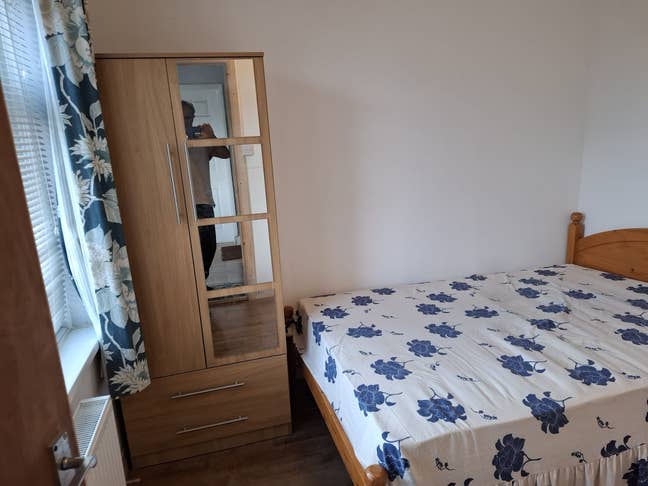  Large  Double  Room  available  for  rent  in  UB3  Main Photo