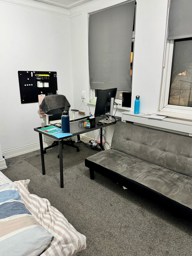 Furnished one room available to rent Main Photo