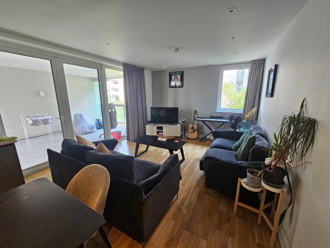 Spacious Double Room in East Village Main Photo