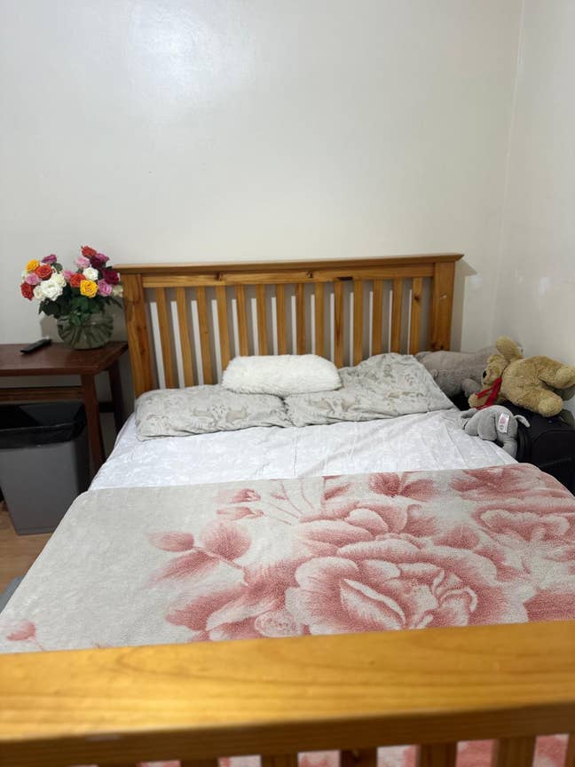 For Short Let. Double Bed Room on High Street. Main Photo