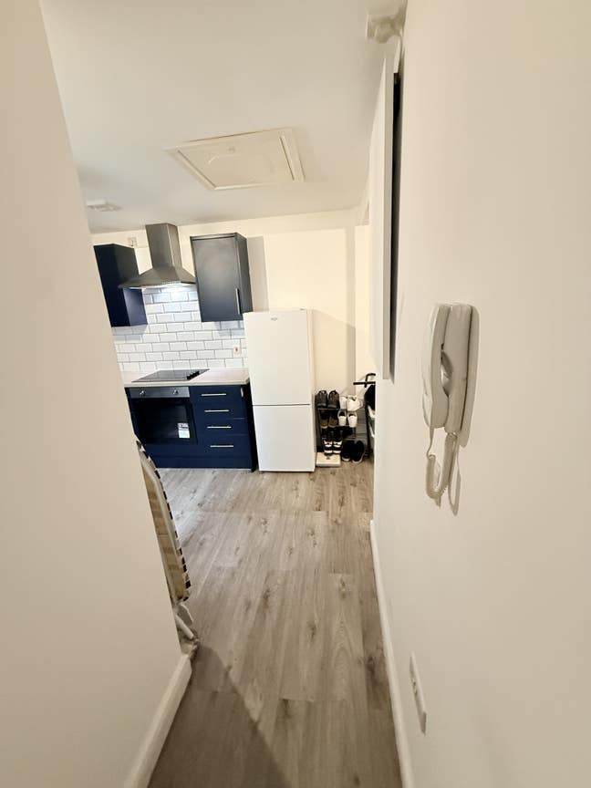 One bedroom Studio Apartment with En-suite  Main Photo