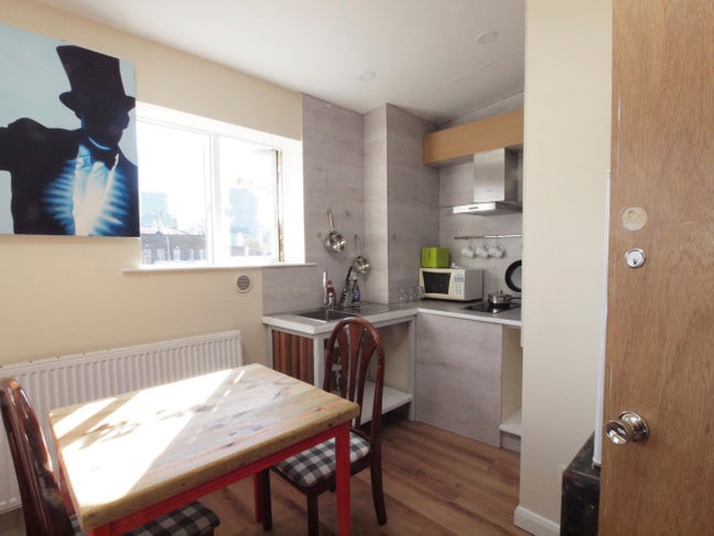 Look Double Room with Bathroom for 2 Main Photo