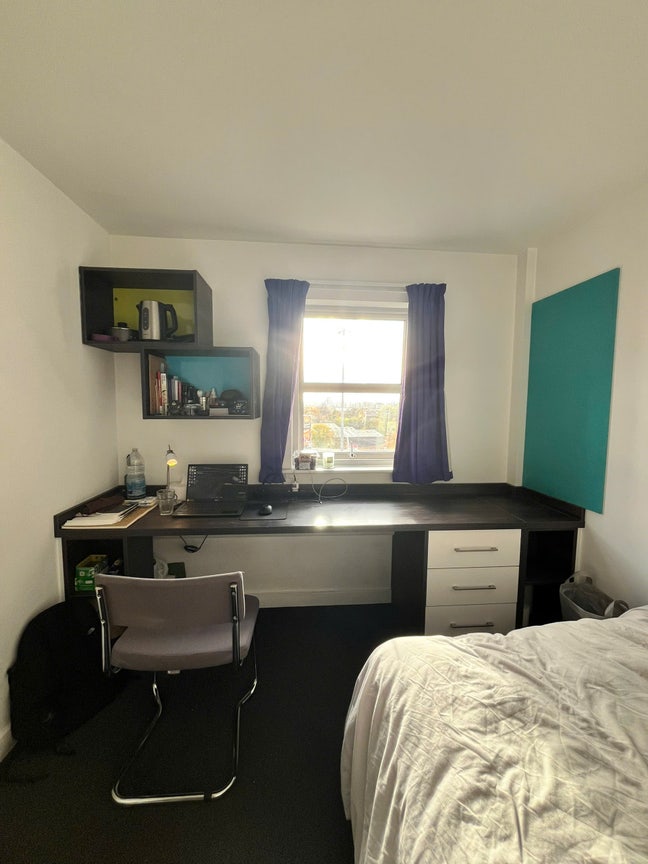 Student En-Suite Room Manchester Central Main Photo
