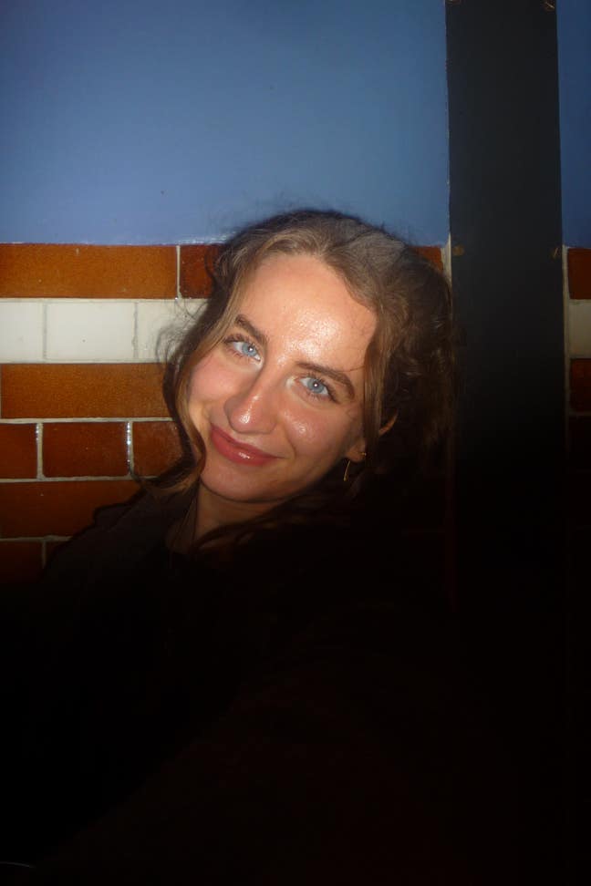 Canadian Girl Looking for a Room!! Main Photo