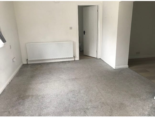 Private 1 bed flat 2 mins drive to Bristol airport Main Photo