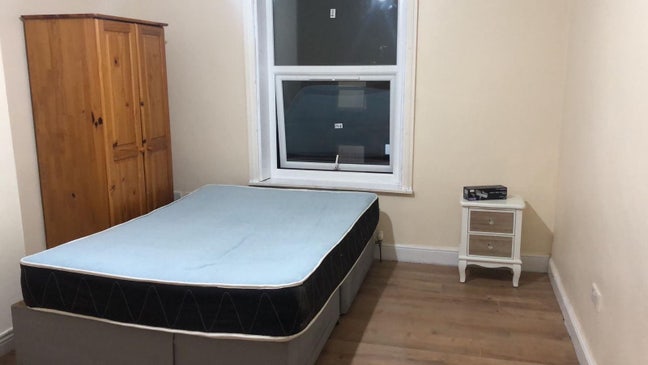 Rooms Available Leeds 8 Universal Credit Pip Main Photo