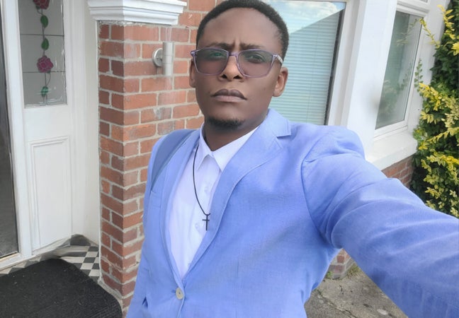 I am a professional aged 37,looking for a nea... Main Photo