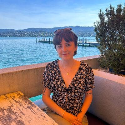 Young professional moving to London for 2026 Main Photo