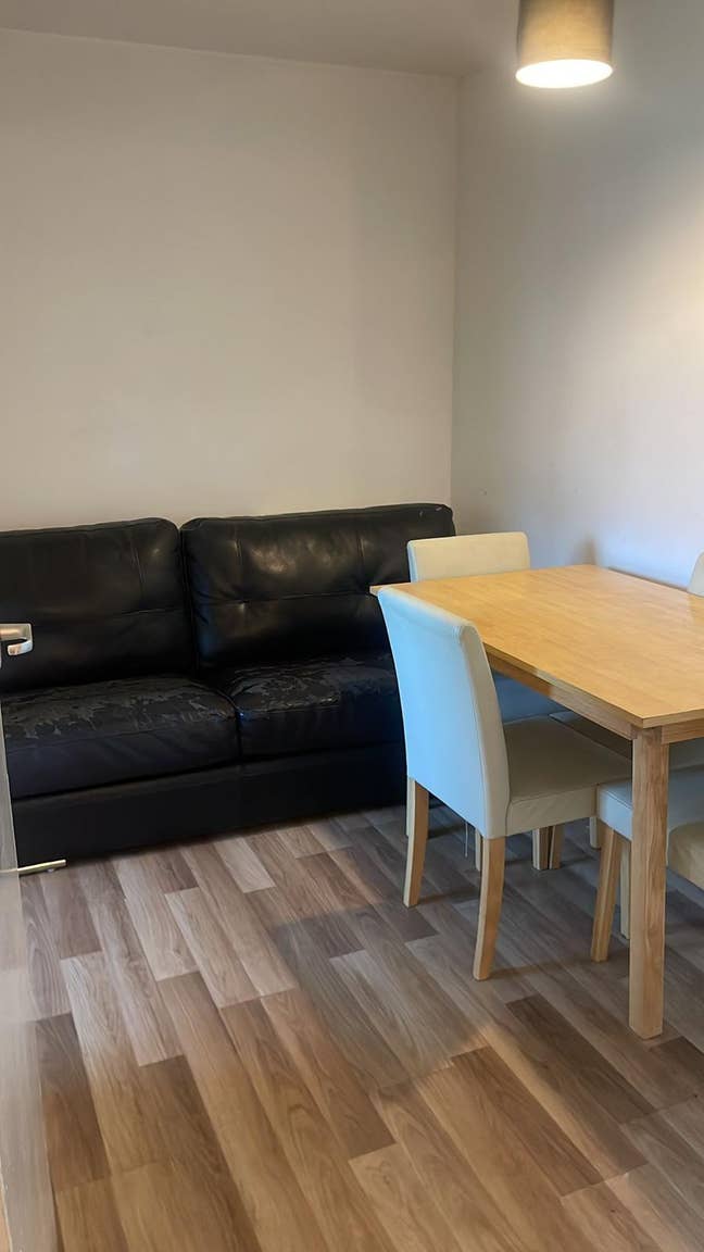 Flat for sale Main Photo