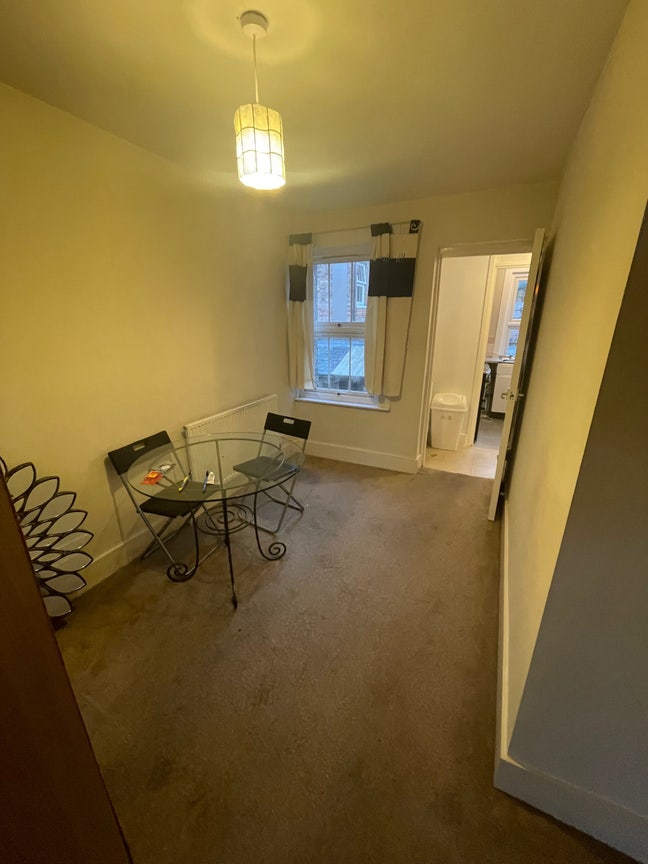 One bedroom studio flat  Main Photo