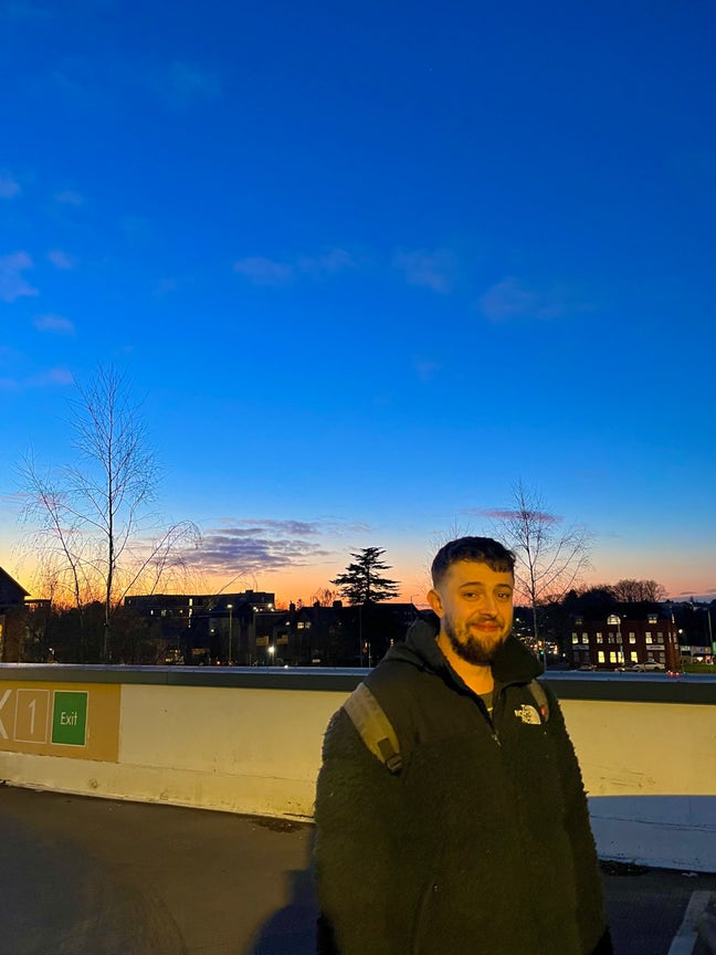 I’m a friendly person, likes to chill and w... Main Photo