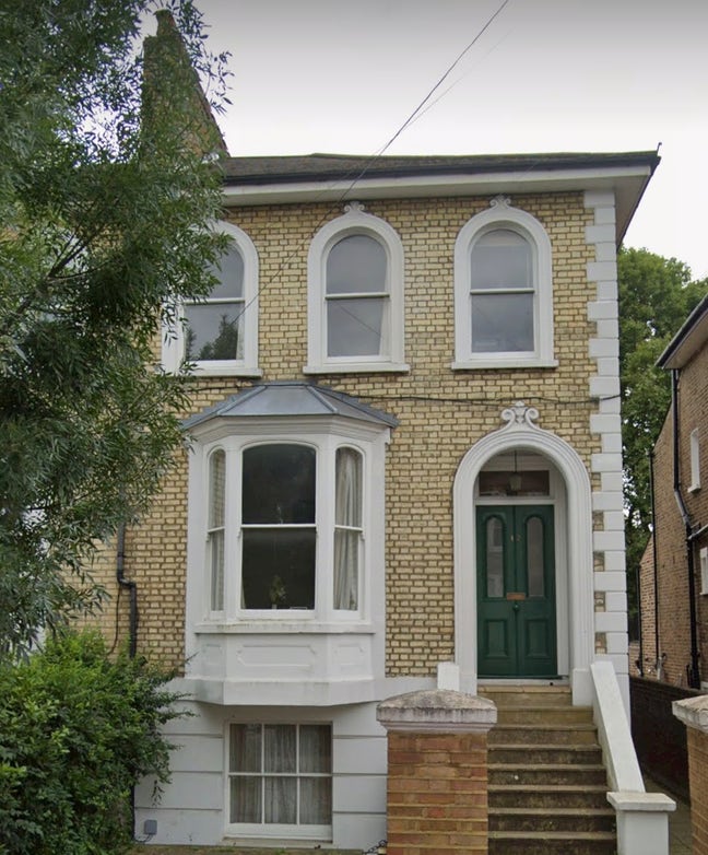 Two bed flat close to South Wimbledon Main Photo