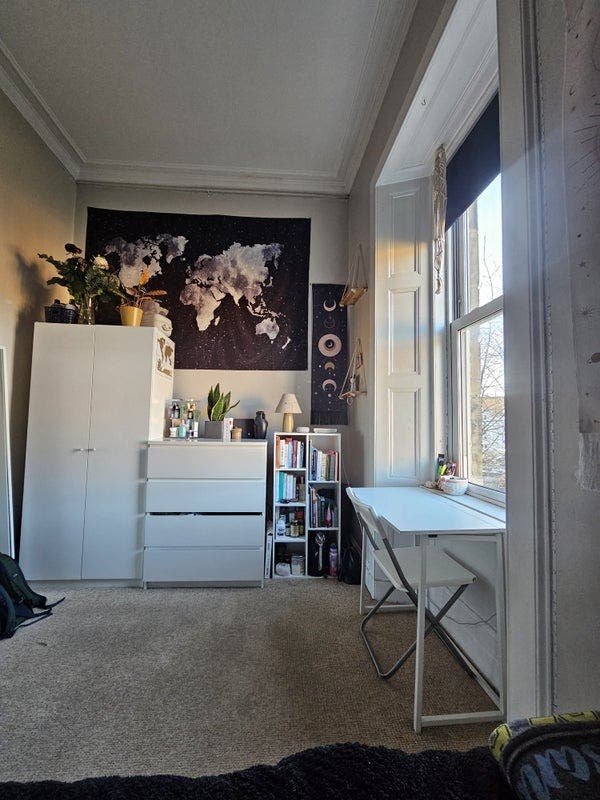 Bedroom Available  Main Photo