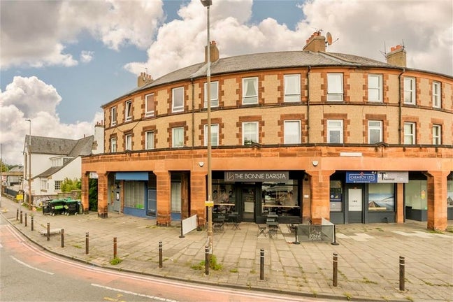 Lovely Double and Single Bedroom Main Photo