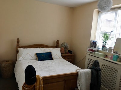 A lovely double room, bills included.  Main Photo