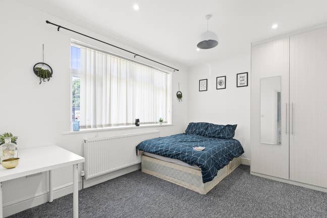 🏡Luxe Double Room in TW14 – Bills & Cleaner Incl. Main Photo