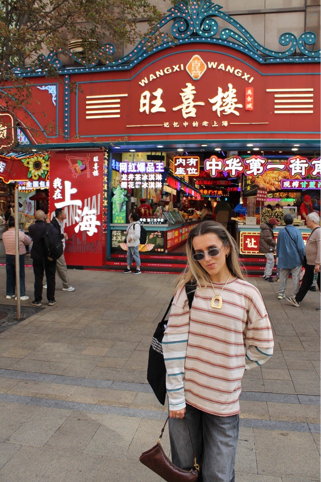 27F looking for a room near Moorgate Main Photo