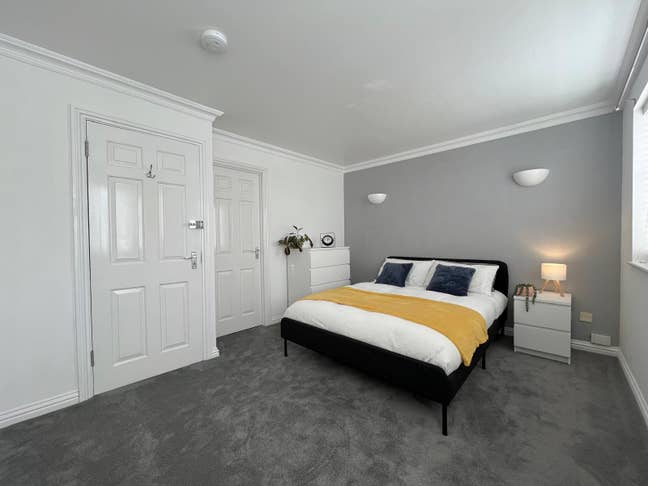 High Quality En-Suite room in central Crawley  Main Photo