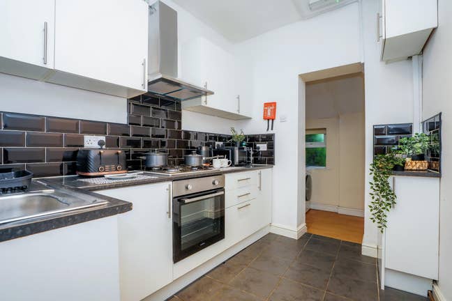 Dont Miss Out!!! Spacious, High End Double En- Main Photo