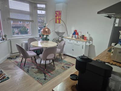 Spacious room in Plaistow for single professional Main Photo