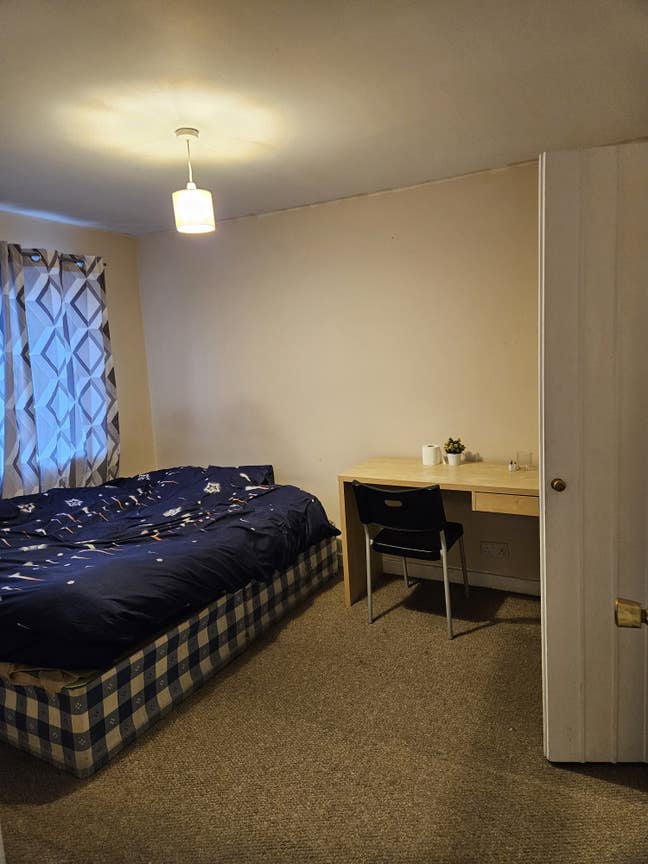 3 Bedrooms Near Camberwell  Main Photo