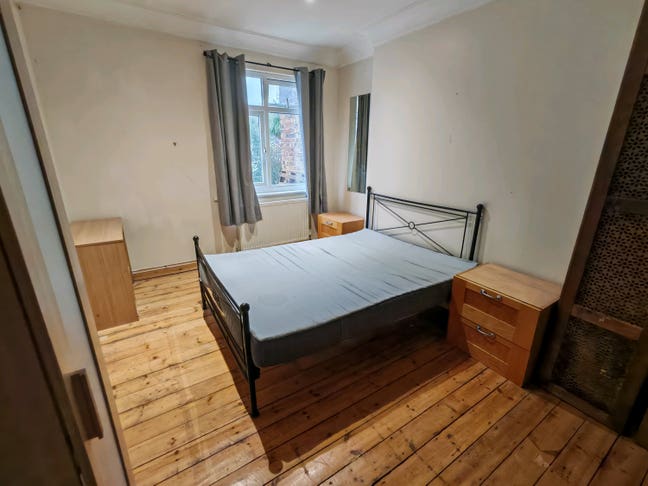 Spacious Double Room – &pound;750 PCM | All Bills Inc Main Photo