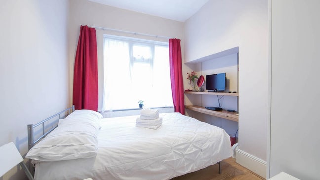 Medium size room in Golders Green Main Photo