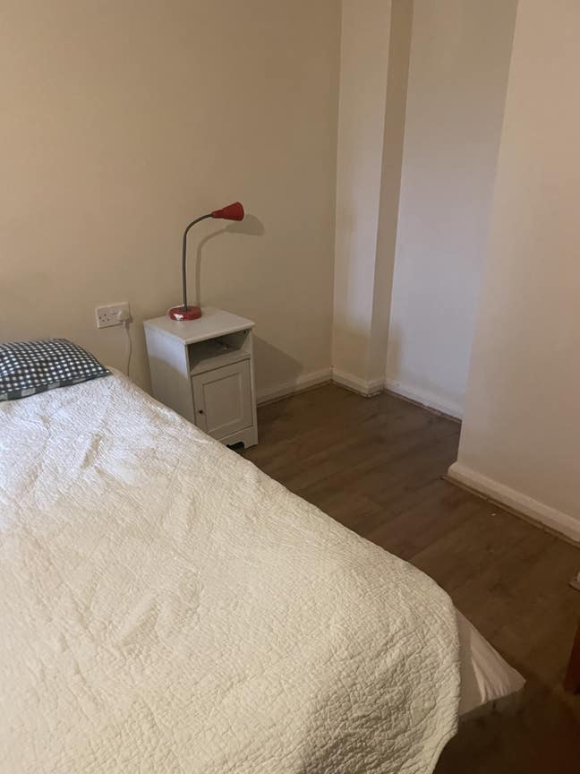 Room to rent in quiet area Main Photo