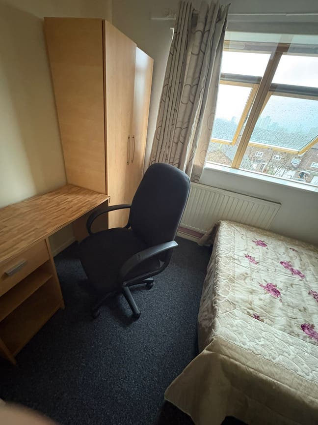 Double Room in Flat Share  Main Photo