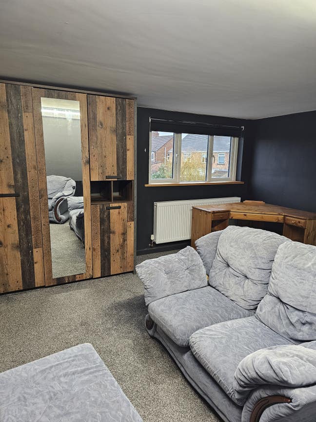 Spacious room in quiet house Main Photo