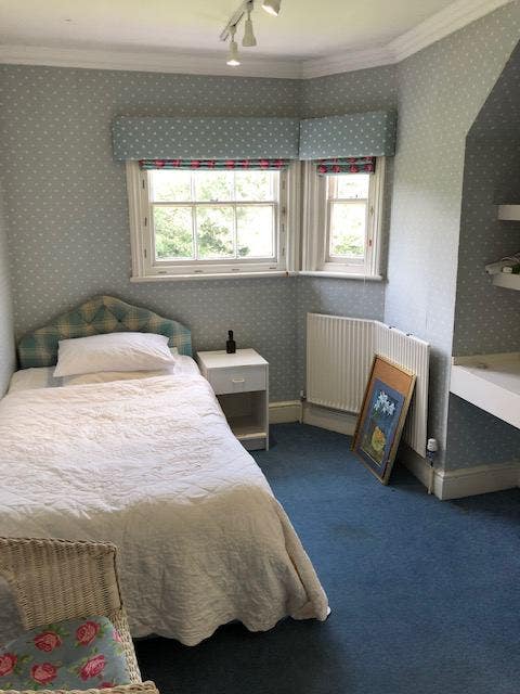 Low cost accommodation in Wimbledon SW19 Main Photo