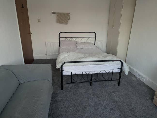 A spacious double room all inclusive newly refurbi Main Photo