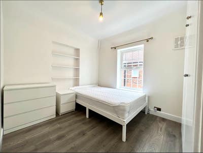 Beautiful Double Room in Wimbledon Main Photo
