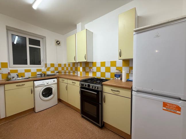 3 bedroom+living room+ba@Greenwitch Move Now Main Photo