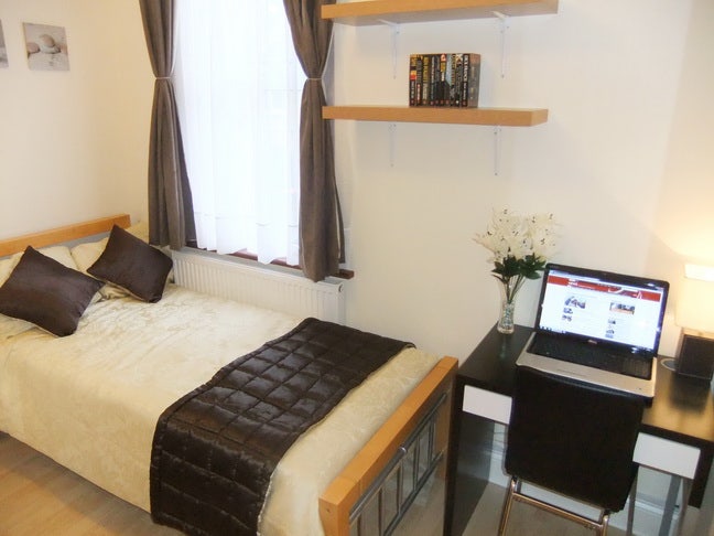 🍀Nice Room. Zone 2. 10-15 min City / Canary Wharf Main Photo