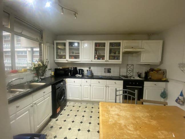 2 weeks deposit+Double RM@ wapping Main Photo