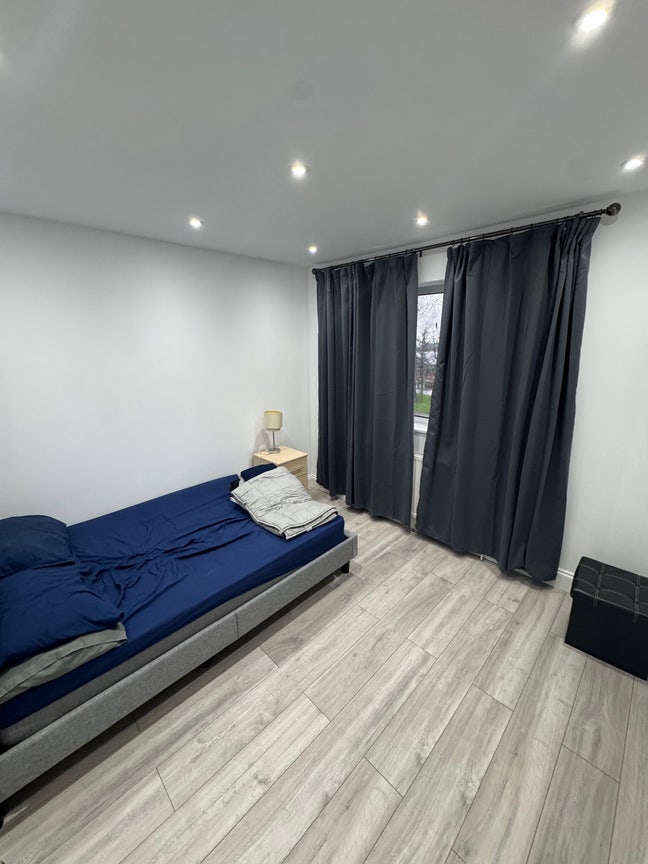 Double Bedroom To Rent Near Nuffield  Main Photo