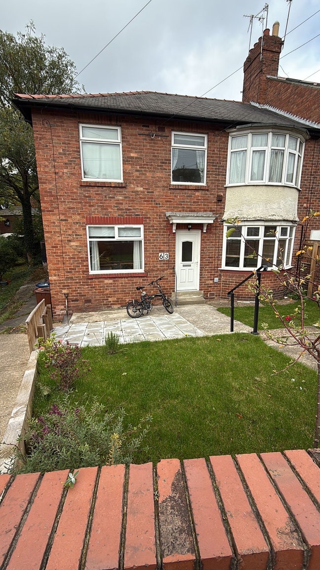 Spacious Two Bed Flat in the Heart of Heaton! Main Photo