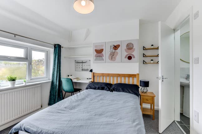 🌟Newly Refurbished - Beautiful Furnished Rooms🌟 Main Photo