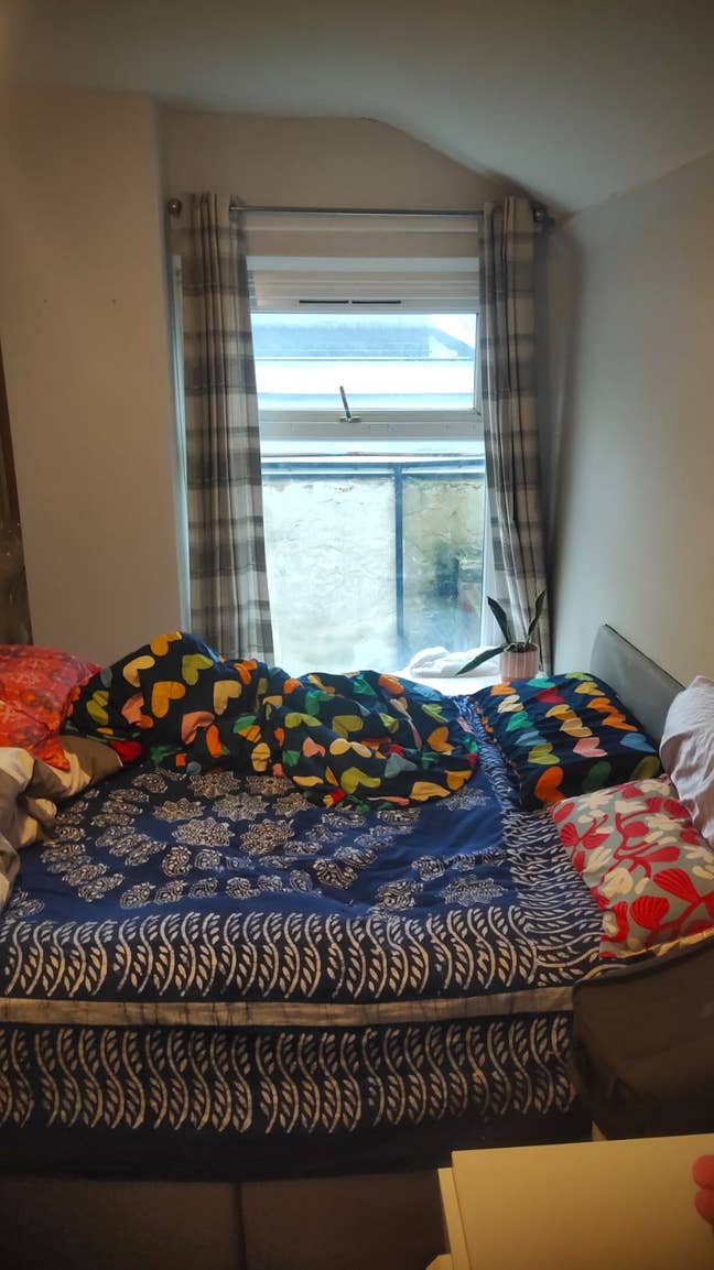 Tenancy takeover in shared house  Main Photo