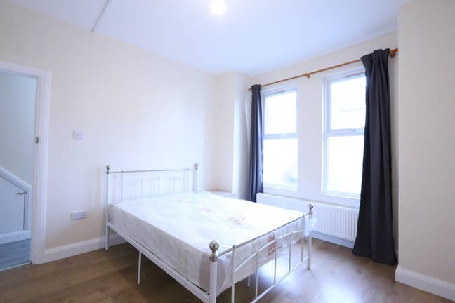 Double Bedroom Newly Decorated Available inc Bills Main Photo