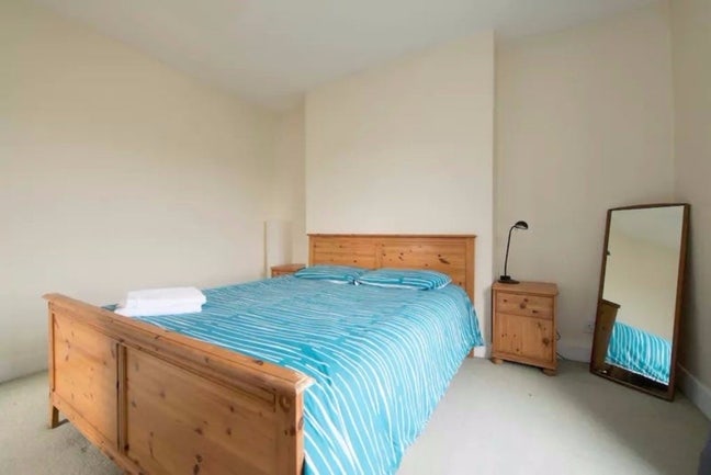 Budget shared room available Main Photo