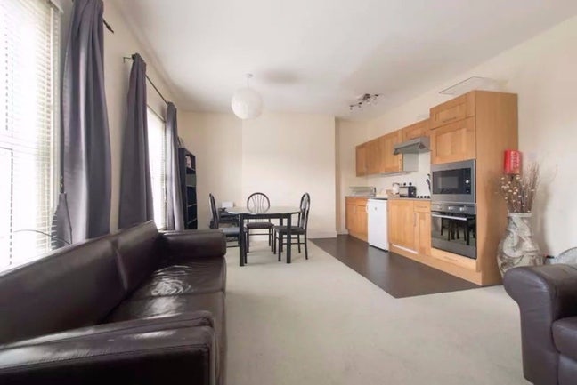 Budget shared room available Main Photo