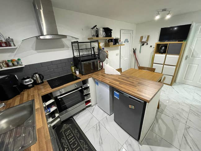 Clean & Peaceful Double Room – Bills Included Main Photo